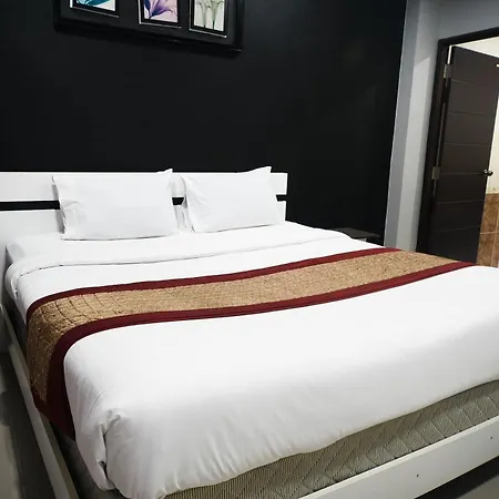 Golden Star Hotel