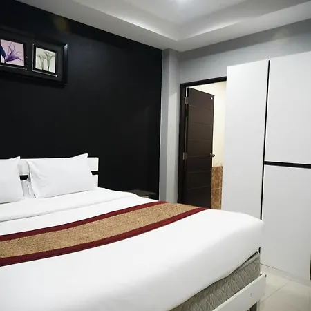 Golden Star Hotel