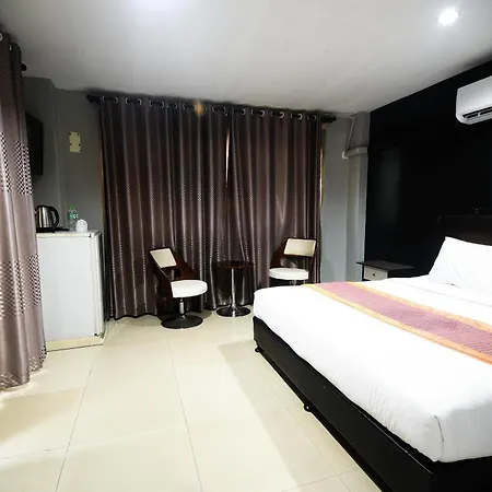 Golden Star 3*