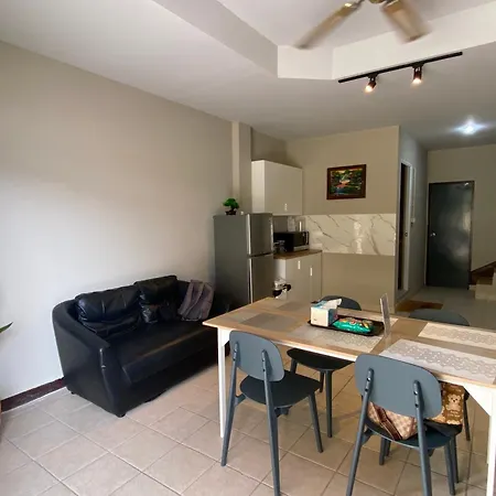 ที่พัก Jomstay *