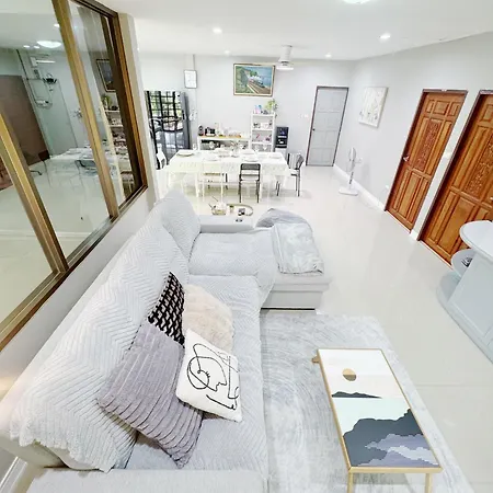 Sun And Moon House * Pattaya