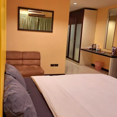 โรงแรม Moonlight - Near Walking Street Pattaya