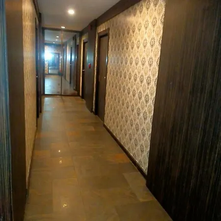 โรงแรม Moonlight - Near Walking Street 3*