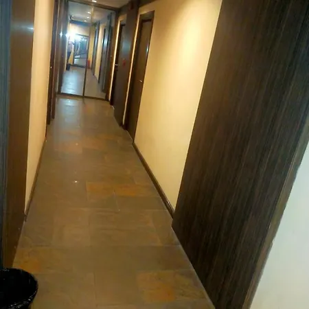 โรงแรม Moonlight - Near Walking Street Pattaya