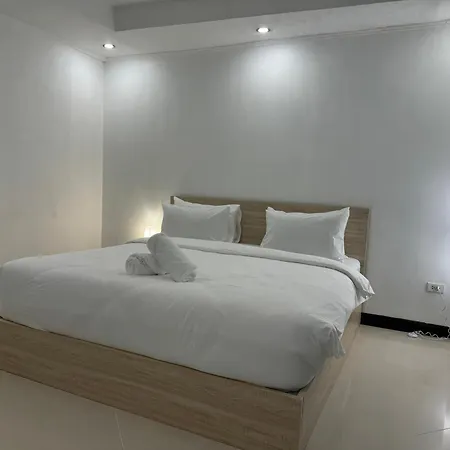 B52 Pool Villa Pattaya