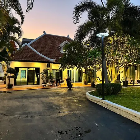 Villa B52 Pool Pattaya