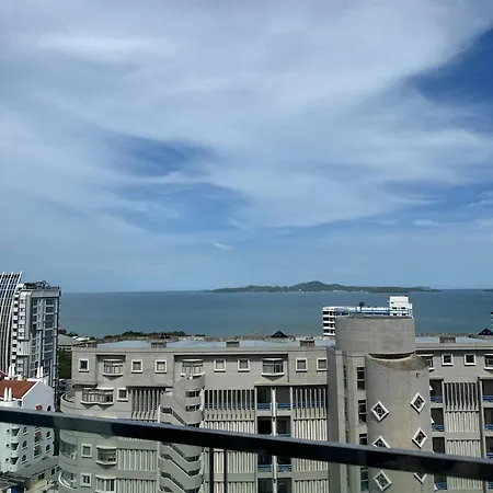 студия в The Cliff Apartment *