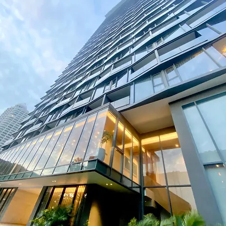 Arom Wongamat 4*
