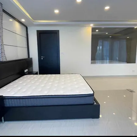 New! Huge - Jacuzzi & Pool Access - Grand Avenue *