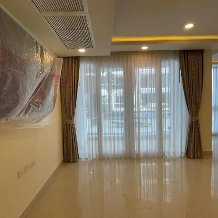 New! Huge - Jacuzzi & Pool Access - Grand Avenue อพาร์ทเม้น Pattaya