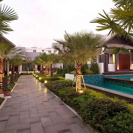 Long Garden & Pavilions