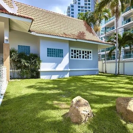 วิลล่า Pool 5bedroom Cosy Big Area Close To The