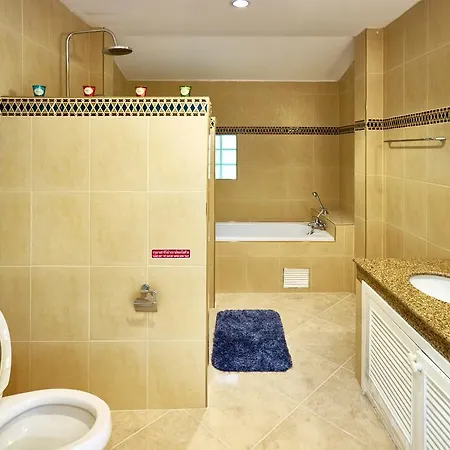 Pool 5bedroom Cosy Big Area Close To The *