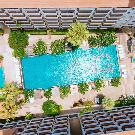 Welcome World Beachfront โรงแรม 4*