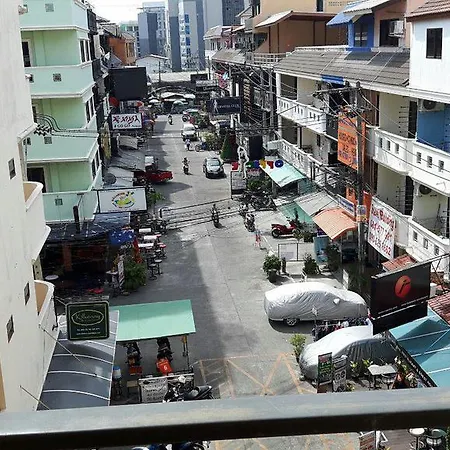 บ้านพัก Tuy Knight Pattaya