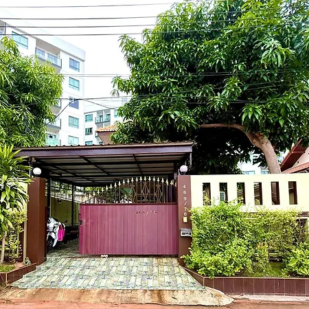 Warisa Happy Pool Near วิลล่า