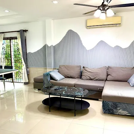 Warisa Happy Pool Near Pattaya
