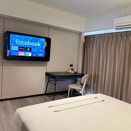 X โรงแรม