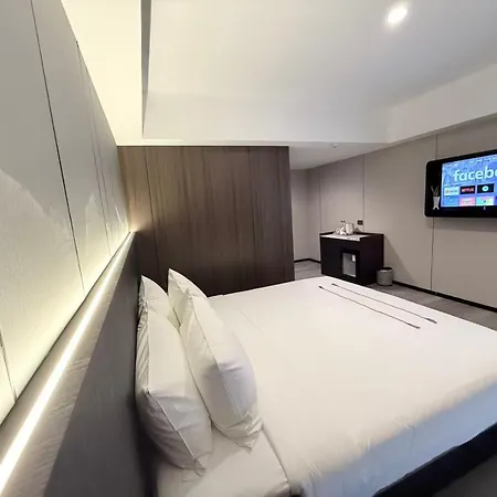 X โรงแรม 3*