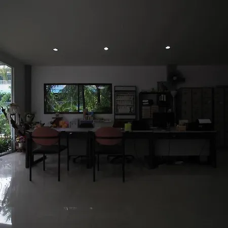 Oyo 1003 Naklua House Hotel