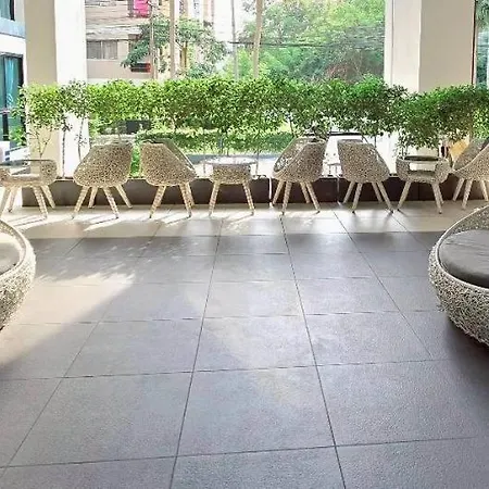 Tropical Garden A Pratumnak Soi 4-5 อพาร์ทเม้น