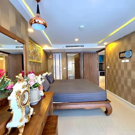 Grand Avenue Middle Town Pattaya