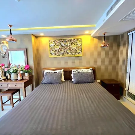 Grand Avenue Middle Town Pattaya