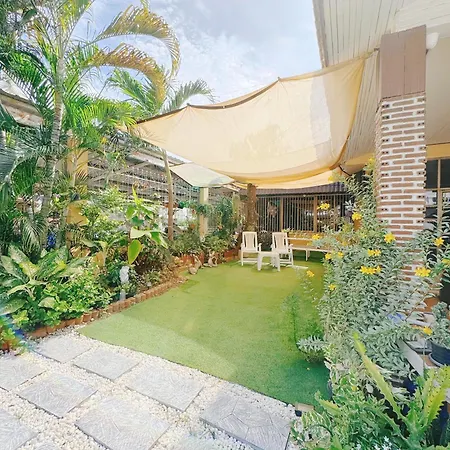 Sun And Moon House * Pattaya