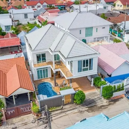 G Sunflowe Pool Villa *