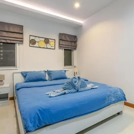 G Sunflowe Pool Villa