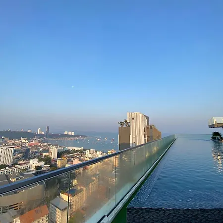 The Base Pattaya, High Floor, Seaview อพาร์ทเม้น *