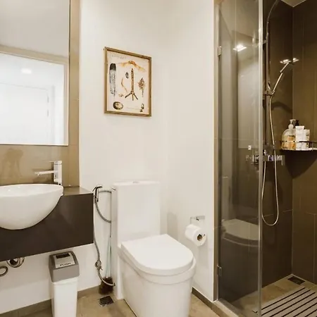 Sea View 2br High Floor Unixx *