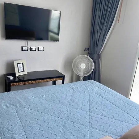 Hill And Super Seaview Apartment