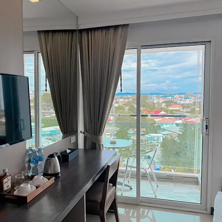 Vareena Palace โรงแรม