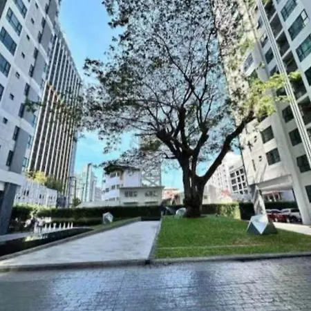อพาร์ทเม้น The Base Seaview *