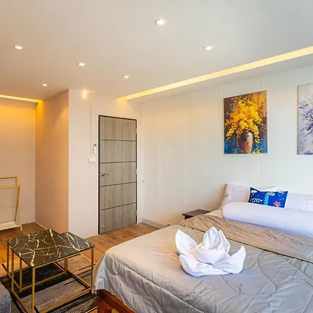 Sea View Apartment *