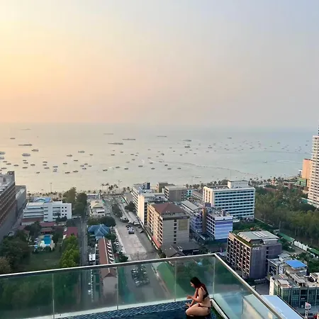 The Base Sea View อพาร์ทเม้น *