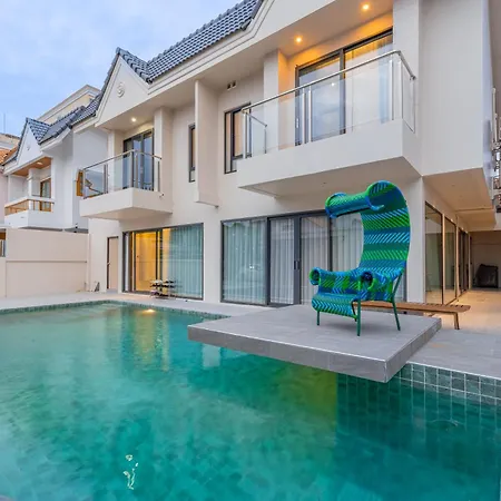T M L-urban Exquisite Pool -4 Bedrooms & 6 Bathrooms - Private Ktv - Prime Location -family & Group