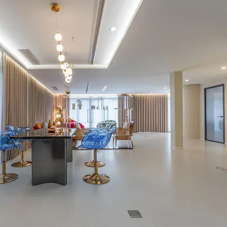 Villa T M L-urban Exquisite Pool -4 Bedrooms & 6 Bathrooms - Private Ktv - Prime Location -family & Group