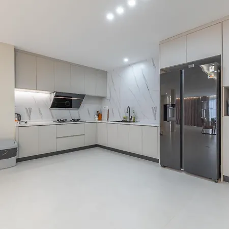 T M L-urban Exquisite Pool -4 Bedrooms & 6 Bathrooms - Private Ktv - Prime Location -family & Group *