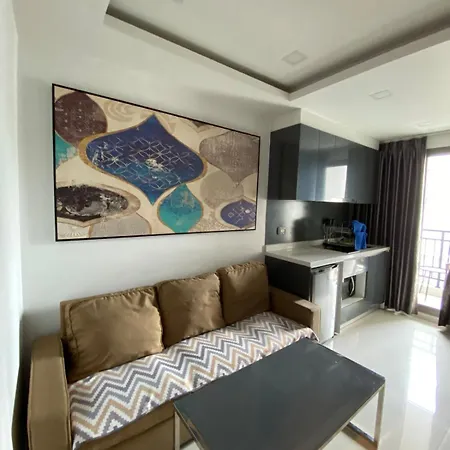 Famous With Charming Pool Apartment *