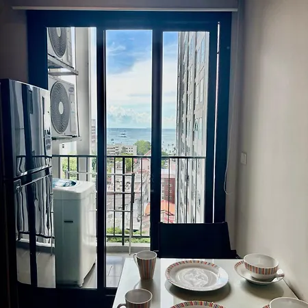 อพาร์ทเม้น The Base Sea View *