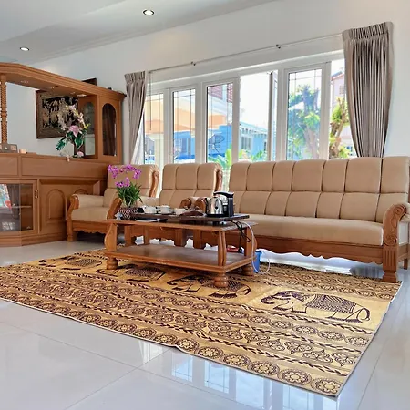 Yoori Homestay *