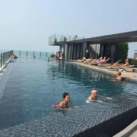 The Base Sea View * Pattaya