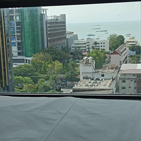 The Base Sea View อพาร์ทเม้น Pattaya