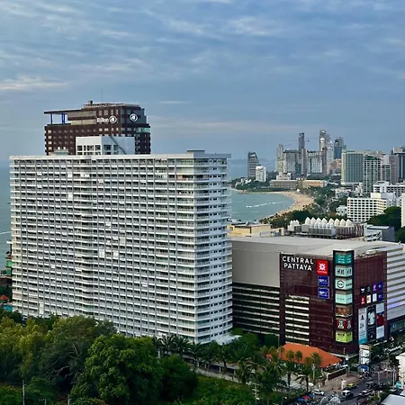 The Base Sea View อพาร์ทเม้น Pattaya