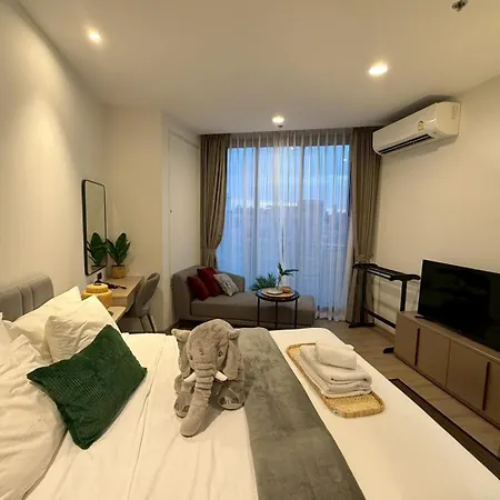 Edge By Kansiree Hotel