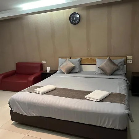 House Of Hotel 2*