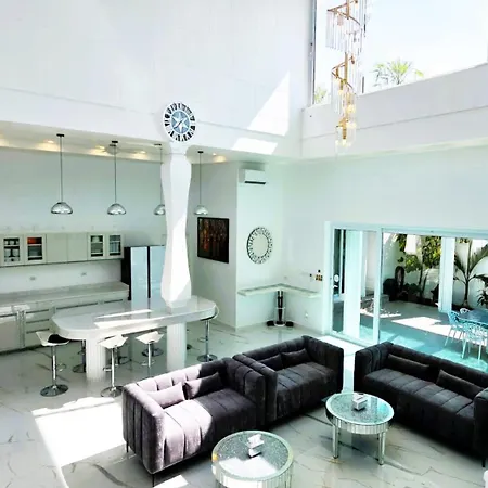 Starland Luxury Pool Walking Street * Pattaya