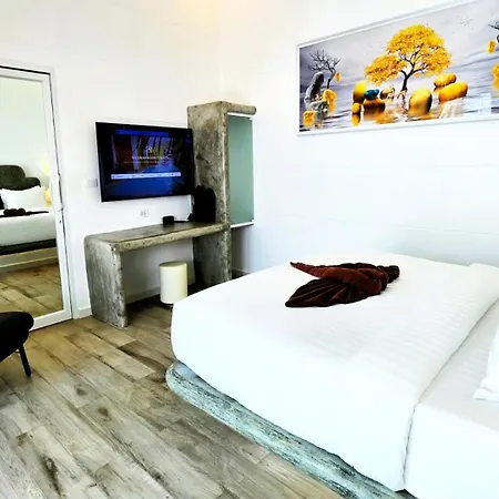 Starland Luxury Pool Walking Street Pattaya
